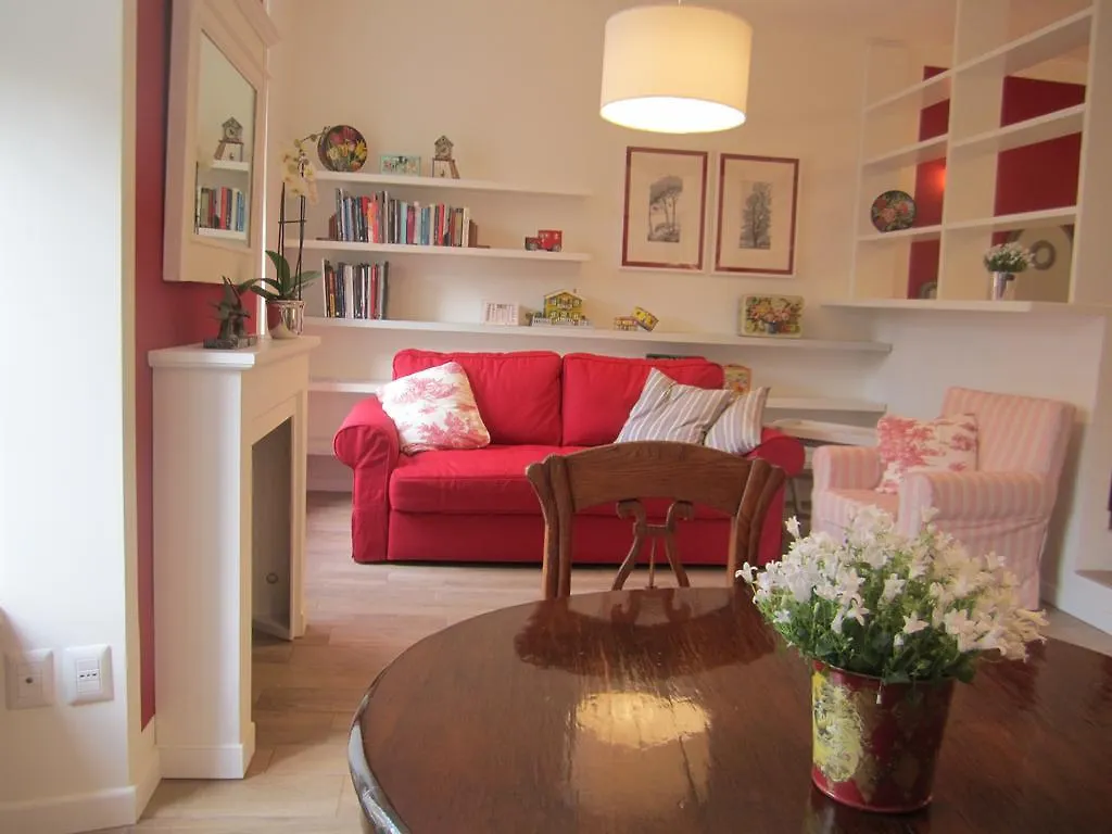 Charming And Elegant Apartment Historic Center Of Milan