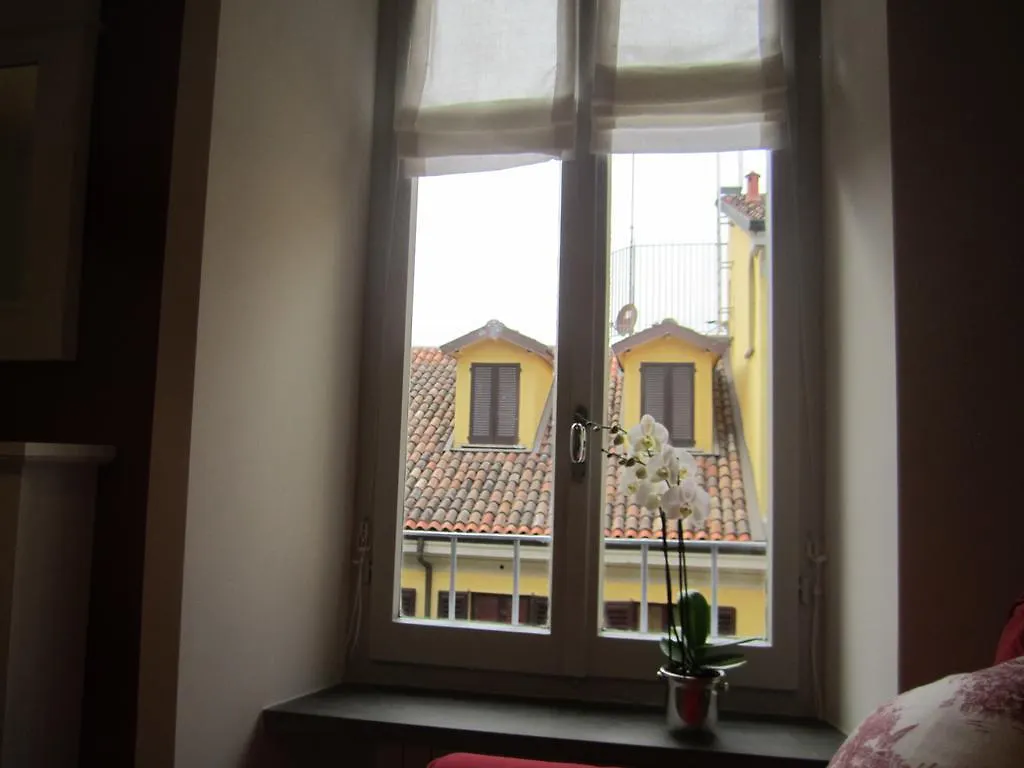 Charming And Elegant Apartment Historic Center Of Милан